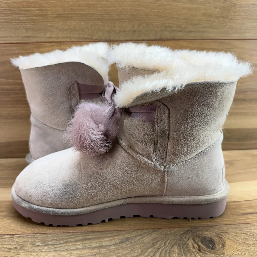 UGG Gita Pom Poms Boots Womens 7 Light Pink Suede Shearling Lined Cozy Sherpa